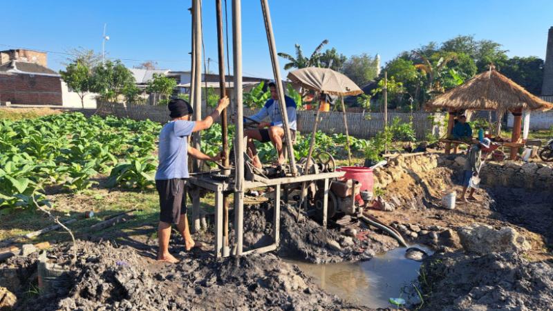 Pembangunan sumur bor bersama warga